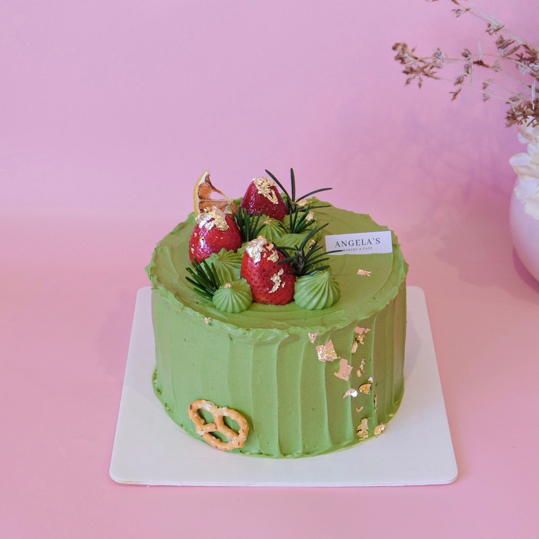 Matcha Strawberry Cake